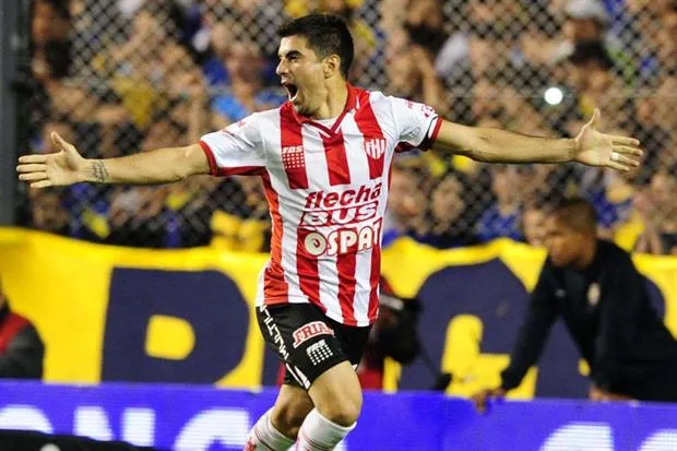 Igancio Malcorra festejando un gol frente a Boca