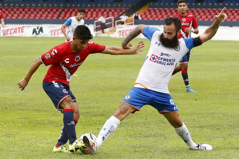 IMAGO7 Marc Crosas disputa partido contra Veracruz