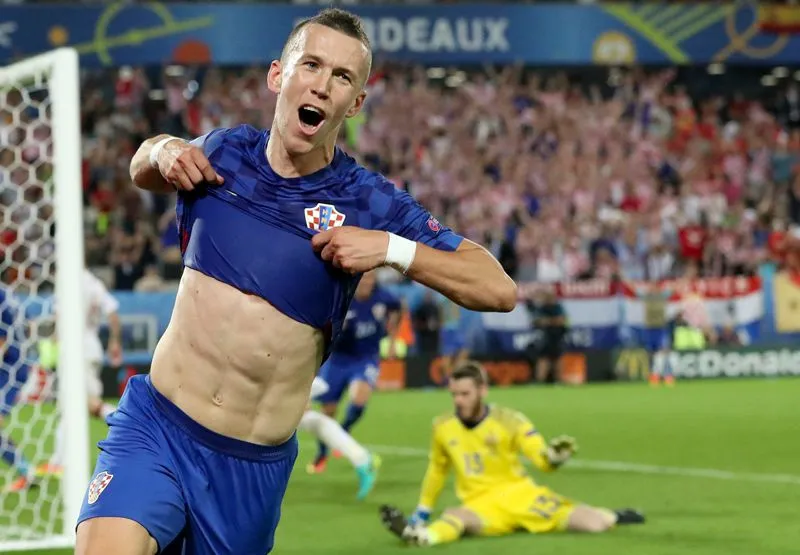 AP Perisic festeja el gol del triunfo contra España