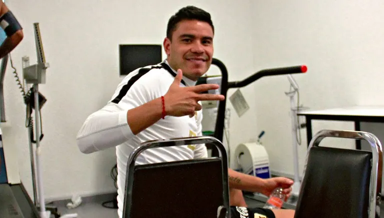 IMAGO7 Barrera tras presentar exámenes médicos con Pumas