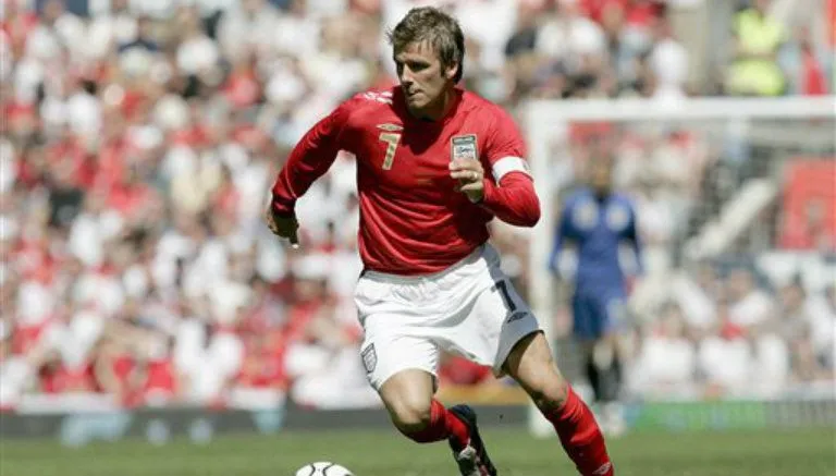 AP David Beckham portando una camiseta Umbro con Inglaterra