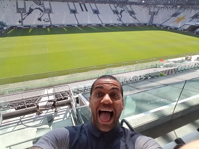 JUVENTUS Alves luce muy motivado en su nueva casa