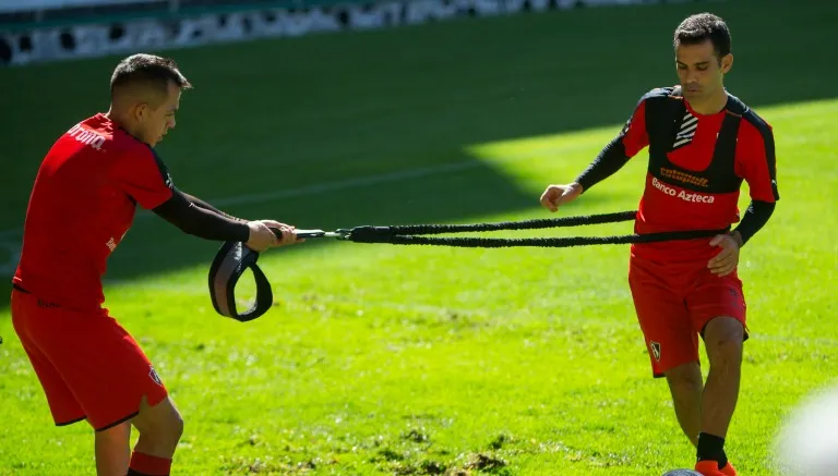 Rafa Márquez en un entrenamiento del Atlas