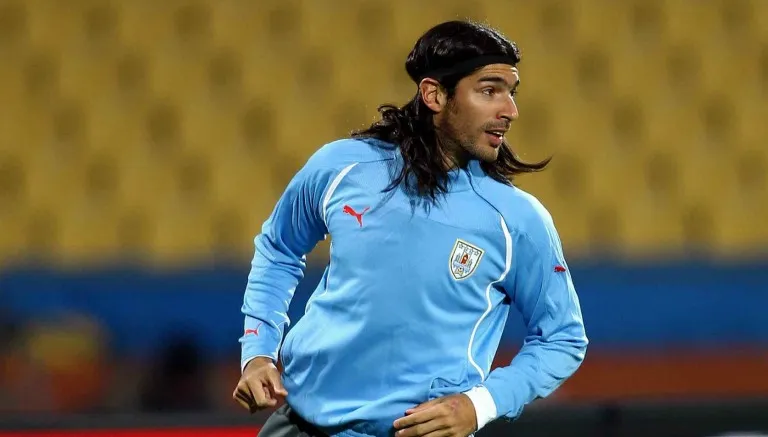 MEXSPORT Loco Abreu en un entrenamiento de Uruguay en 2010