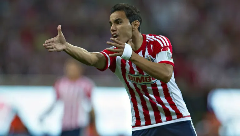 MEXSPORT Bravo da indicaciones en juego de Chivas