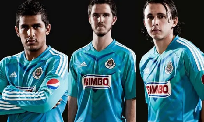 ESPECIAL Arellano vistiendo la camiseta de visita del Rebaño