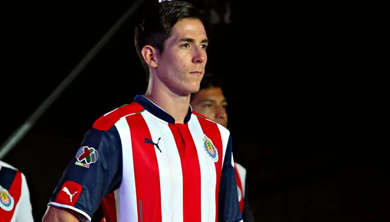 IMAGO7 El refuerzo chiva luce la camiseta de local del Rebaño