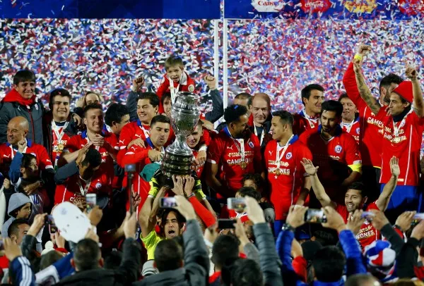 IMAGO7 Los chilenos festejan tras obtener el título de Copa América
