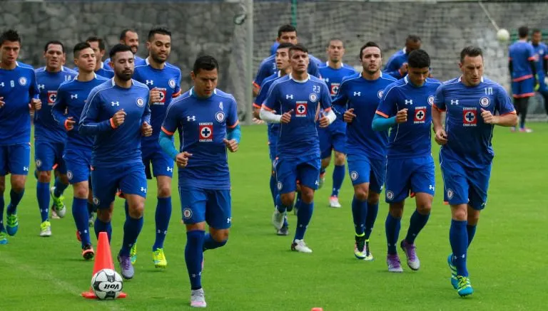 IMAGO7 Jugadores de Cruz Azul durante la pretemporada para el A2016
