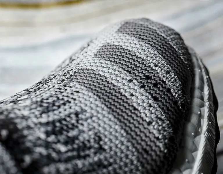 Detalle del material con el que está hecho el tenis