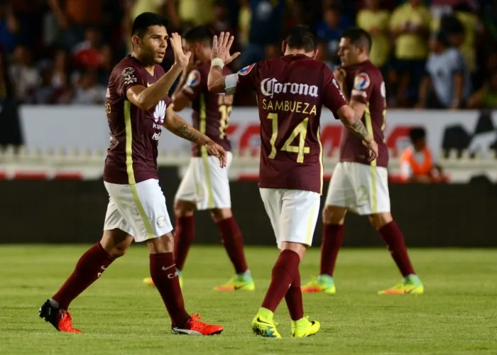 MEXSPORT Sambueza felicita a Romero luego del doblete