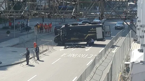 @RAYKERCKHOFFS Así se observó al escuadrón antibombas en Río