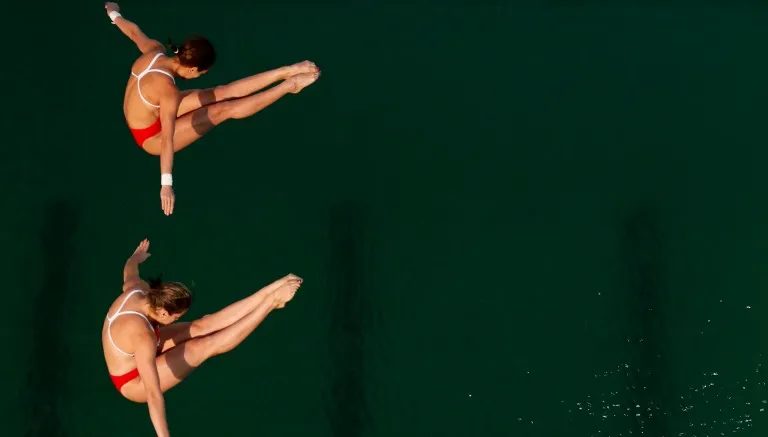 AP Espinoza y Orozco, la dupla mexicana de clavadistas, en acción