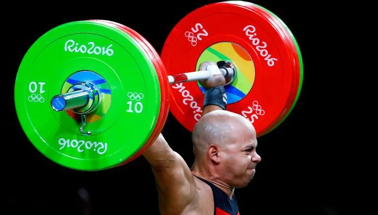 EFE El pesista Roque Mendoza finalizó en el quinto lugar de la categoría 63 kg.