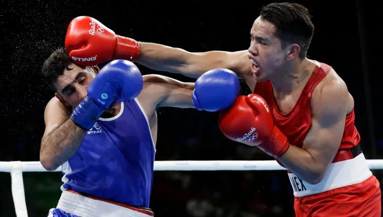 EFE El boxeador Misael Rodríguez, combatiendo con el egipcio Waheed Karaawi