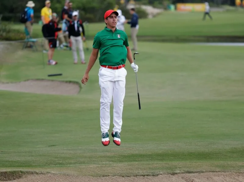 Rodolfo Cazaubon, durante un tiro en el golf olímpico