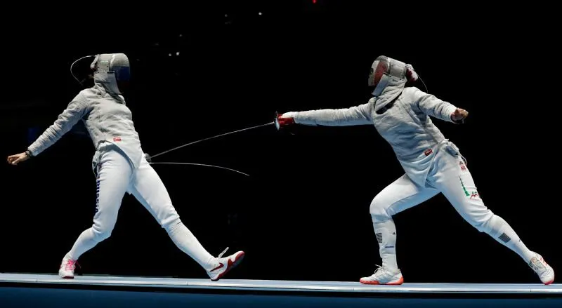 Úrsula González intenta tocar a su rival rusa durante Cuartos de Final