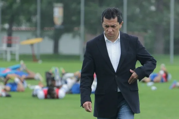 IMAGO7 López Chargoy en un entrenamiento del Puebla