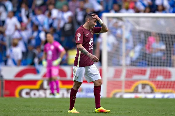 Rubens se va del campo al ser expulsado en el Cuauhtémoc