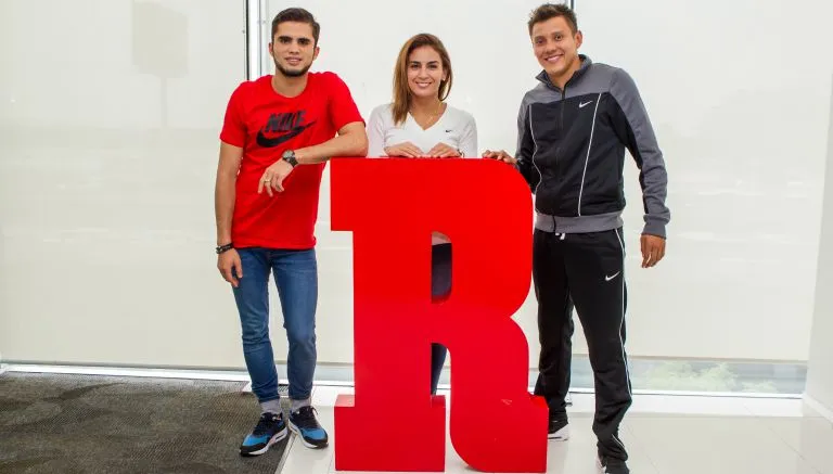 Ivan García, Paola Espinosa y Germán Sánchez visitaron la redacción de RÉCORD