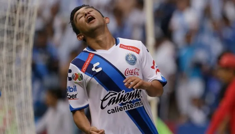 Hobbit Bermúdez se lamenta en juego del Puebla