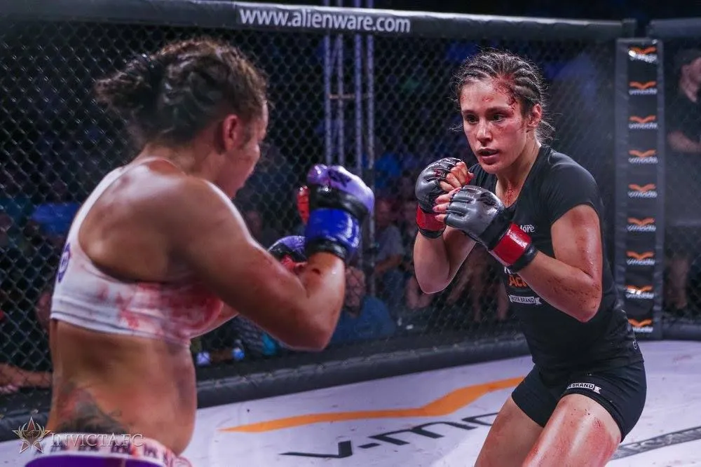 INVICTA fc Grasso se despidió de Invicta FC con brutal combate