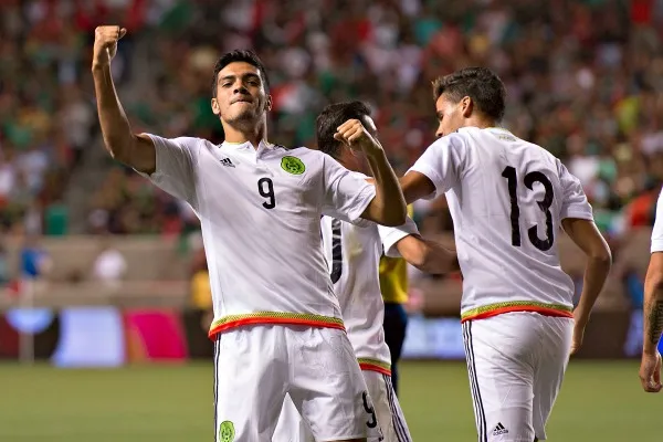 IMAGO7 Jiménez celebra un gol con la Selección Mexicana