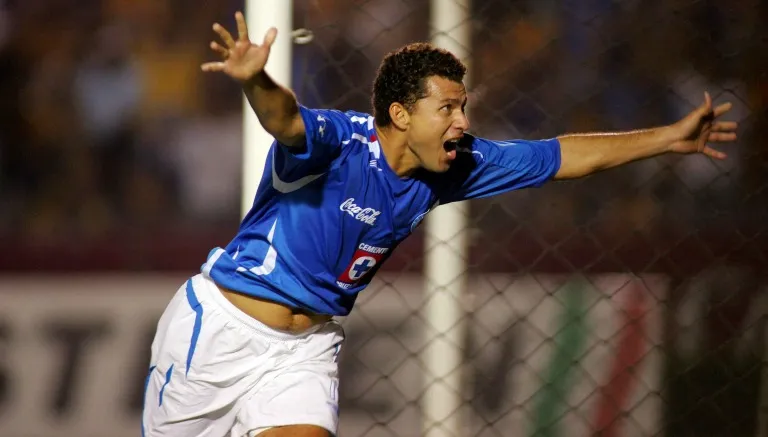 MEXSPORT Miguel Sabah festeja un gol con La Máquina