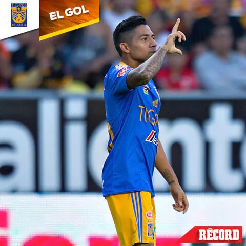 IMAGO7 Javier Aquino dedica su gol frente a Morelia