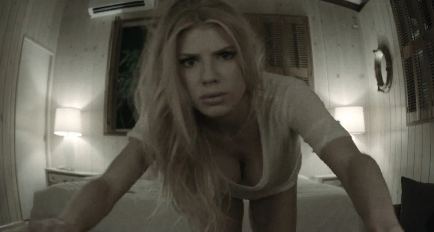 ESPECIAL Charlotte Mckinney en el video 'I´m not the one'