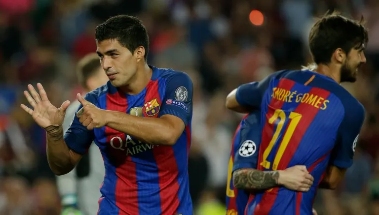 AP Luis Suárez festeja uno de sus goles