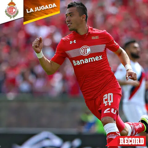 Fernando Uribe festeja su gol frente a Guadalajara