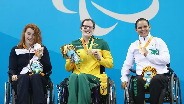 RIO2016.COM Nely Miranda (derecha) posa con la medalla de Bronce