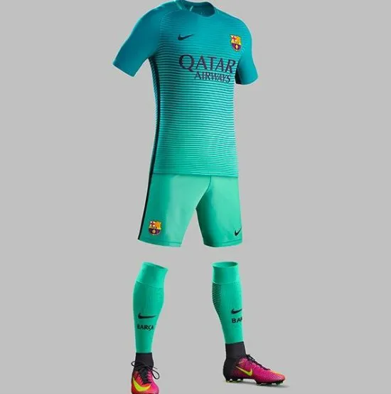 @FCBARCELONA_ES Así luce el tercer uniforme del Barcelona