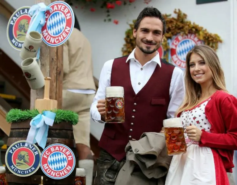 ESPECIAL Mats Hummels y Cathy Fischer dicen salud a la cámara