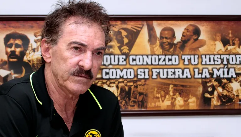 DANIEL GAMEZ El timonel escucha una pregunta