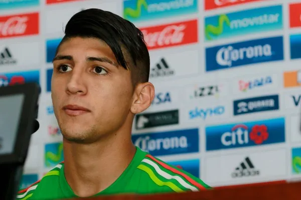 IMAGO7 Alan Pulido en conferencia de prensa con el Tri