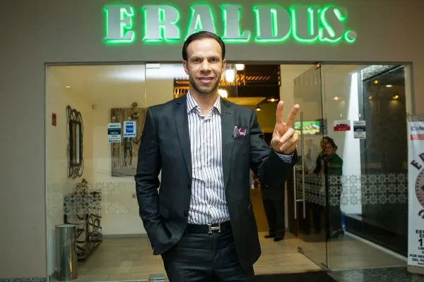 Luis Roberto Alves posa para la lente de RÉCORD