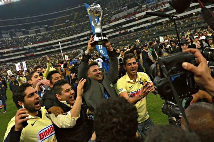 Antonio Mohamed levante el título 12 del América