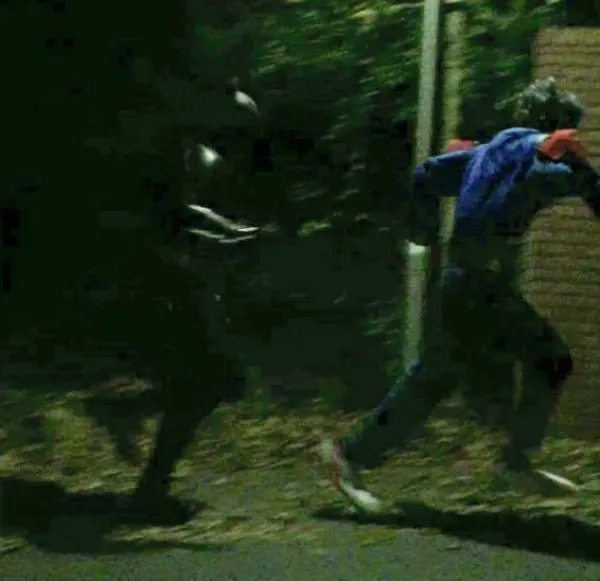 Así se observó al sujeto de 'Batman' enfrentando a los payasos