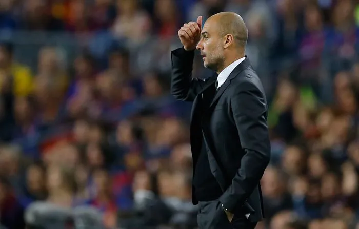 Guardiola observa la goleada que le dan al Manchester City