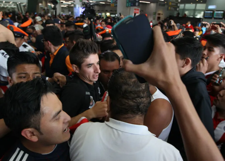 Un tumulto recibió al Rebaño en su llegada a la CDMX