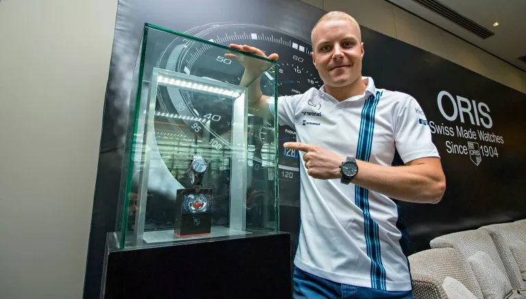 ERNESTO PÉREZ Vottas muestra su reloj