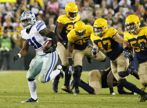 AP Elliott en duelo contra los Packers