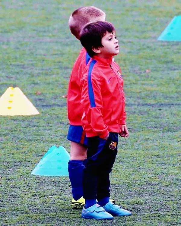 ESPECIAL Thiago Messi durante su entrenamiento con el FCB Escola