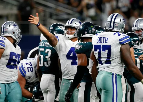 AP Prescott celebra un 1 y 10 para los Vaqueros