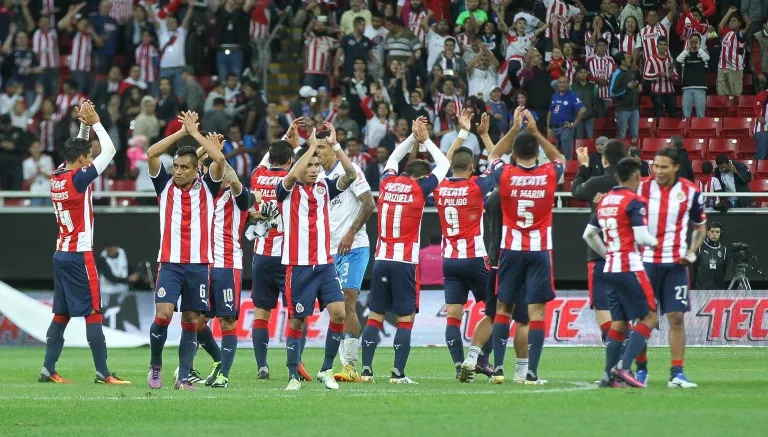 IMAGO7 Chivas celebra triunfo contra el Cruz Azul