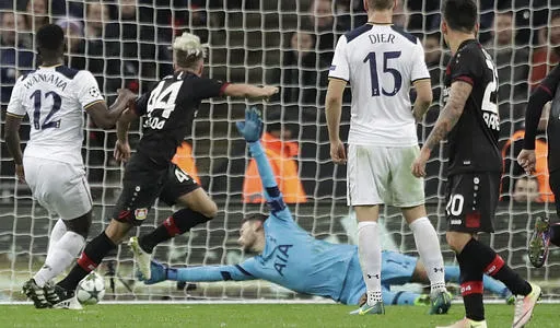 AP Kampl festeja el tanto de la victoria contra Tottenham