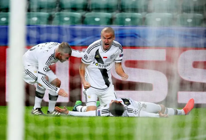 EFE Jugadores del Legia festejan un gol contra el Real Madrid