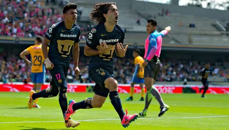 Britos festeja un gol contra Tigres